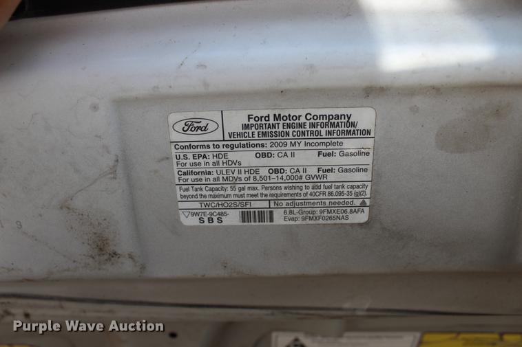 image for item BE9336 2009 Ford E350 Super Duty shuttle bus