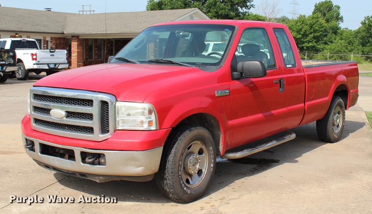 image for item BE9337 2007 Ford F250 Super Duty XLT SuperCab pickup truck