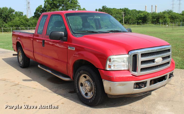 image for item BE9337 2007 Ford F250 Super Duty XLT SuperCab pickup truck