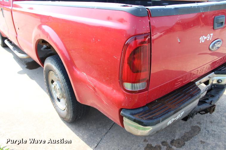 image for item BE9337 2007 Ford F250 Super Duty XLT SuperCab pickup truck