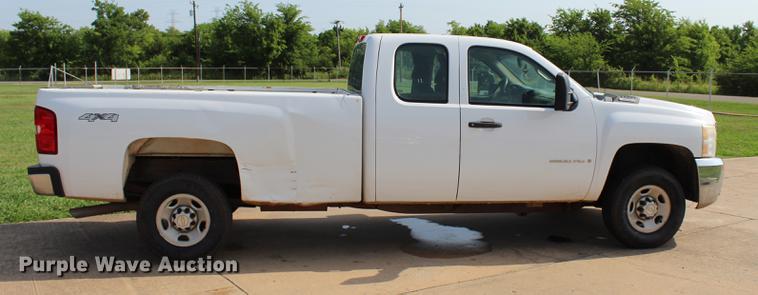 image for item BE9338 2009 Chevrolet Silverado 2500HD Ext. Cab pickup truck