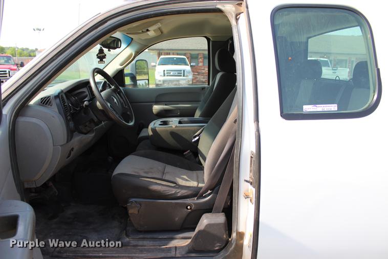 image for item BE9338 2009 Chevrolet Silverado 2500HD Ext. Cab pickup truck