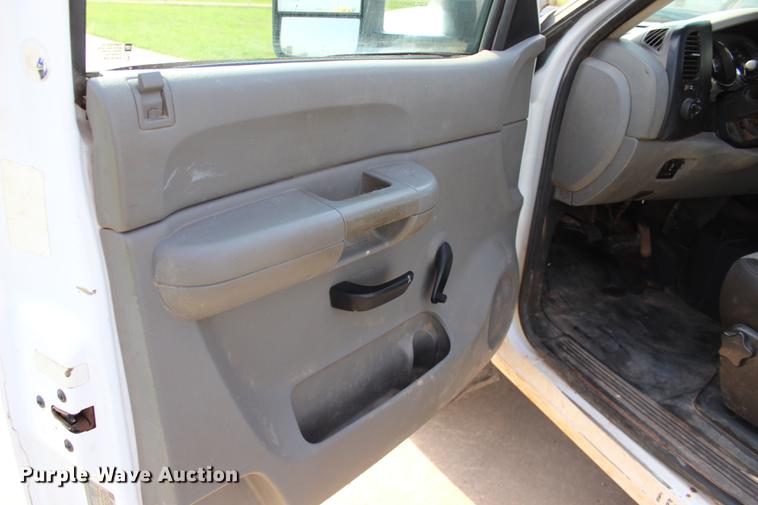 image for item BE9338 2009 Chevrolet Silverado 2500HD Ext. Cab pickup truck