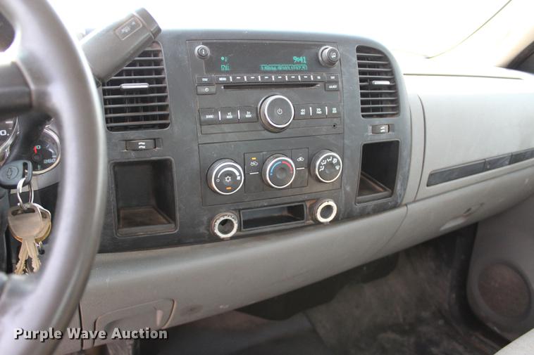 image for item BE9338 2009 Chevrolet Silverado 2500HD Ext. Cab pickup truck