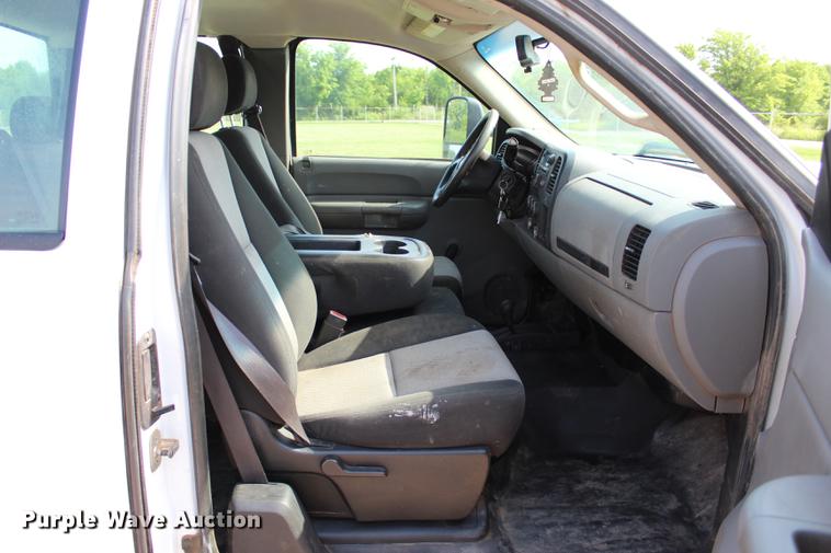 image for item BE9338 2009 Chevrolet Silverado 2500HD Ext. Cab pickup truck
