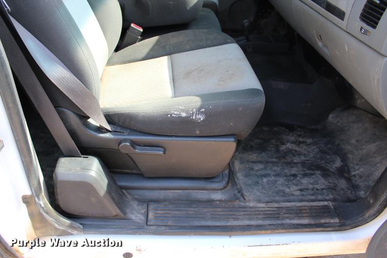 image for item BE9338 2009 Chevrolet Silverado 2500HD Ext. Cab pickup truck