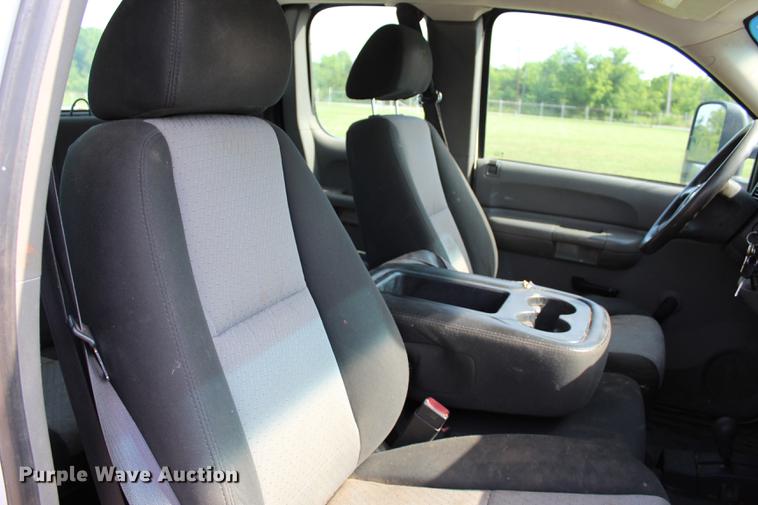 image for item BE9338 2009 Chevrolet Silverado 2500HD Ext. Cab pickup truck