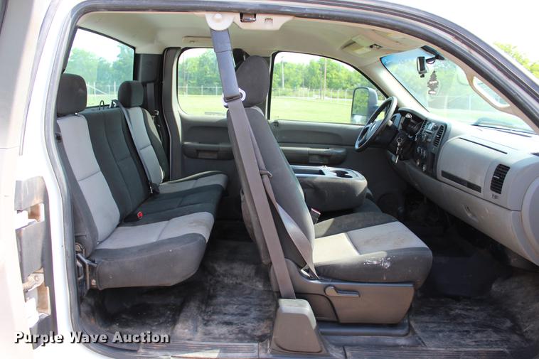 image for item BE9338 2009 Chevrolet Silverado 2500HD Ext. Cab pickup truck