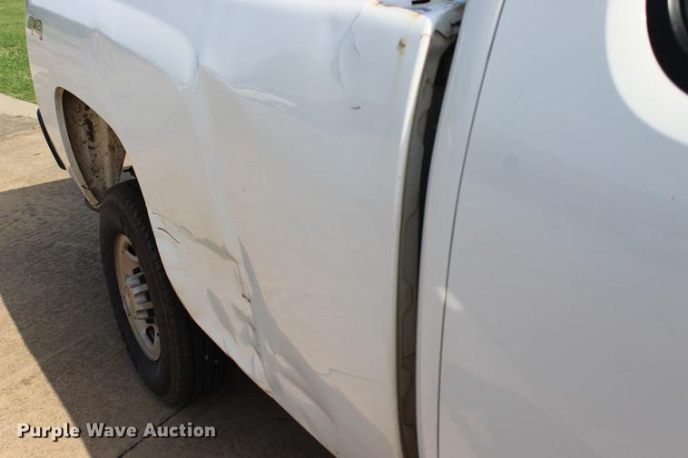 image for item BE9338 2009 Chevrolet Silverado 2500HD Ext. Cab pickup truck