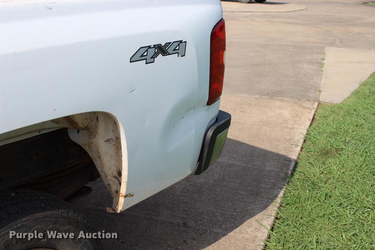 image for item BE9338 2009 Chevrolet Silverado 2500HD Ext. Cab pickup truck