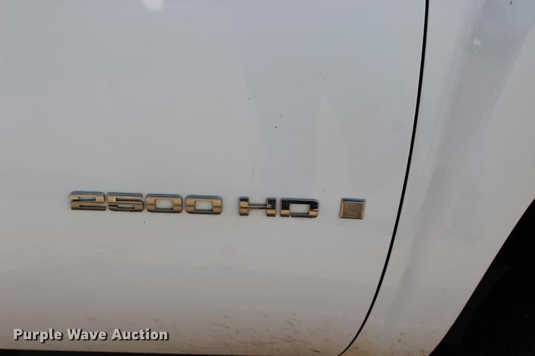 image for item BE9338 2009 Chevrolet Silverado 2500HD Ext. Cab pickup truck