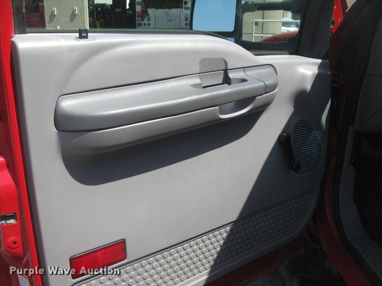 image for item BL9047 2000 Ford F550 Super Duty XL Crew Cab fire truck