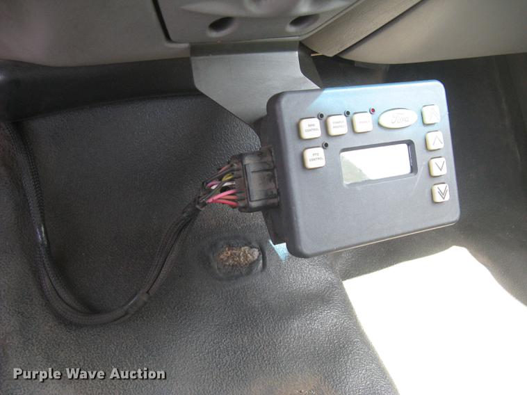 image for item BL9047 2000 Ford F550 Super Duty XL Crew Cab fire truck