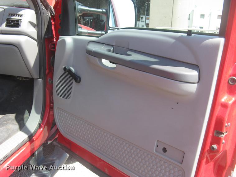 image for item BL9047 2000 Ford F550 Super Duty XL Crew Cab fire truck