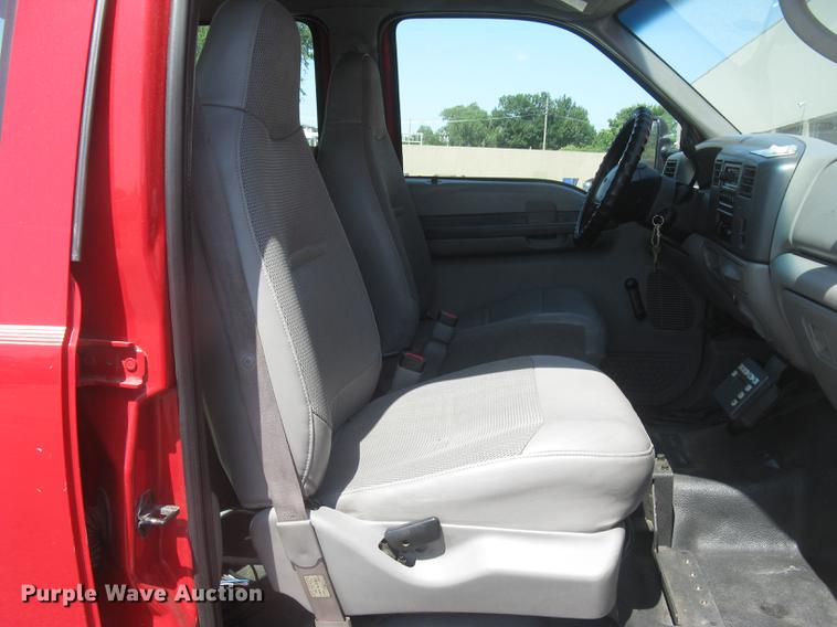 image for item BL9047 2000 Ford F550 Super Duty XL Crew Cab fire truck