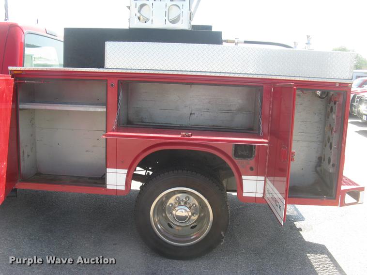 image for item BL9047 2000 Ford F550 Super Duty XL Crew Cab fire truck