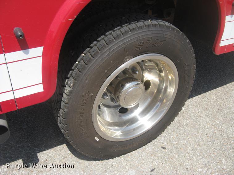 image for item BL9047 2000 Ford F550 Super Duty XL Crew Cab fire truck