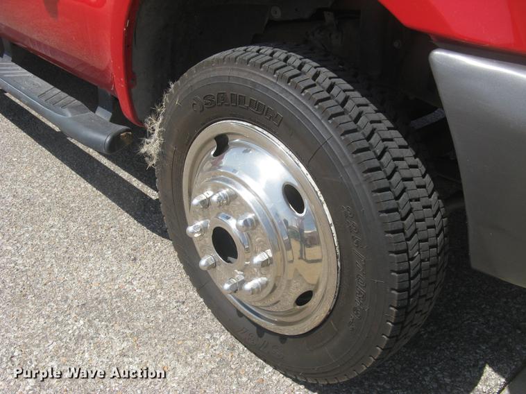 image for item BL9047 2000 Ford F550 Super Duty XL Crew Cab fire truck