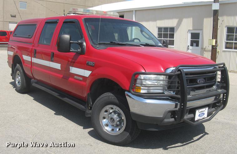 image for item BL9049 2004 Ford F250 Super Duty XLT Crew Cab pickup truck