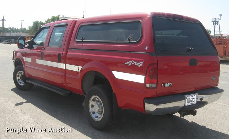 image for item BL9049 2004 Ford F250 Super Duty XLT Crew Cab pickup truck