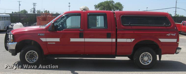 image for item BL9049 2004 Ford F250 Super Duty XLT Crew Cab pickup truck