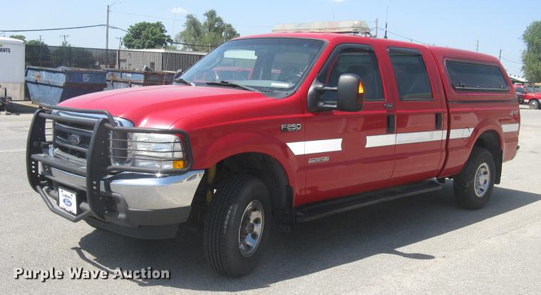 image for item BL9049 2004 Ford F250 Super Duty XLT Crew Cab pickup truck