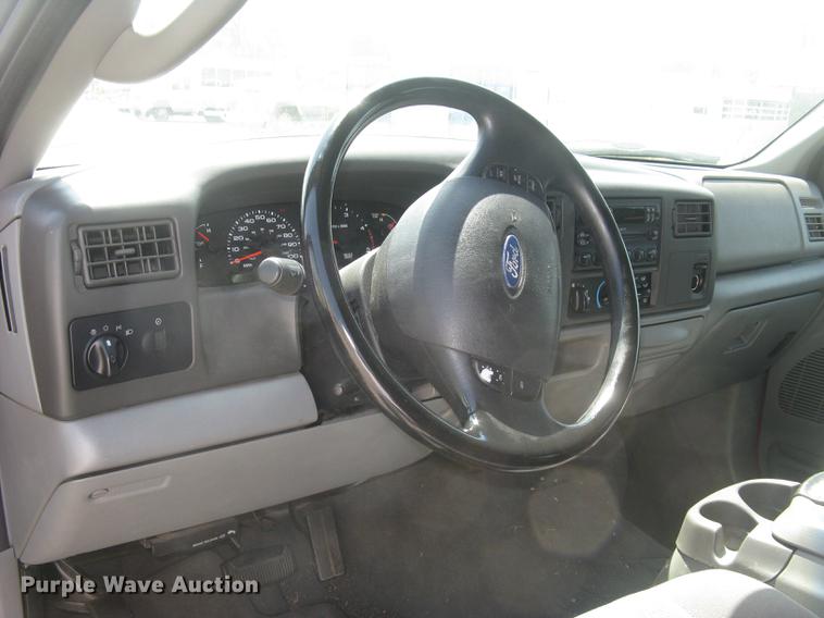 image for item BL9049 2004 Ford F250 Super Duty XLT Crew Cab pickup truck