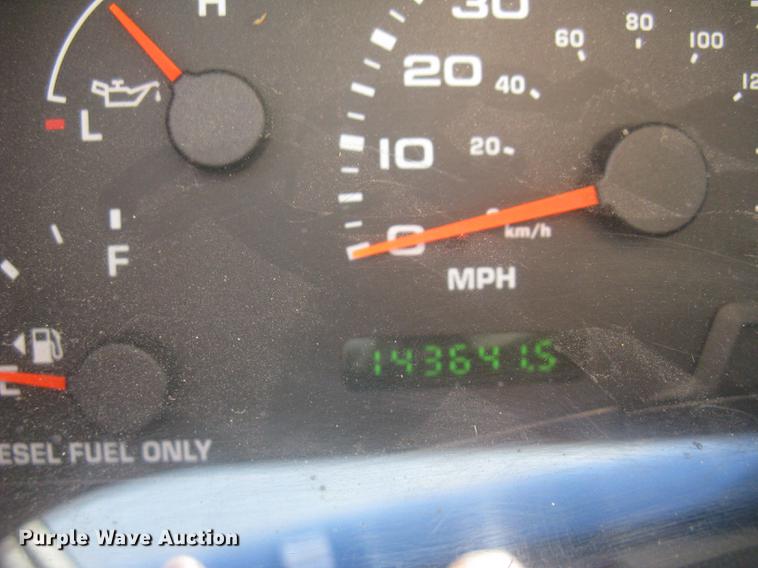 image for item BL9049 2004 Ford F250 Super Duty XLT Crew Cab pickup truck