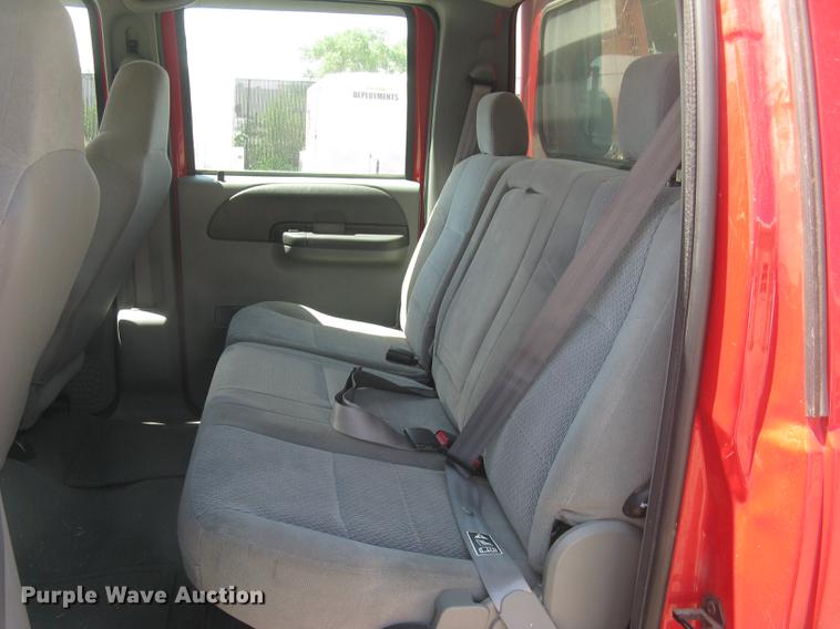 image for item BL9049 2004 Ford F250 Super Duty XLT Crew Cab pickup truck