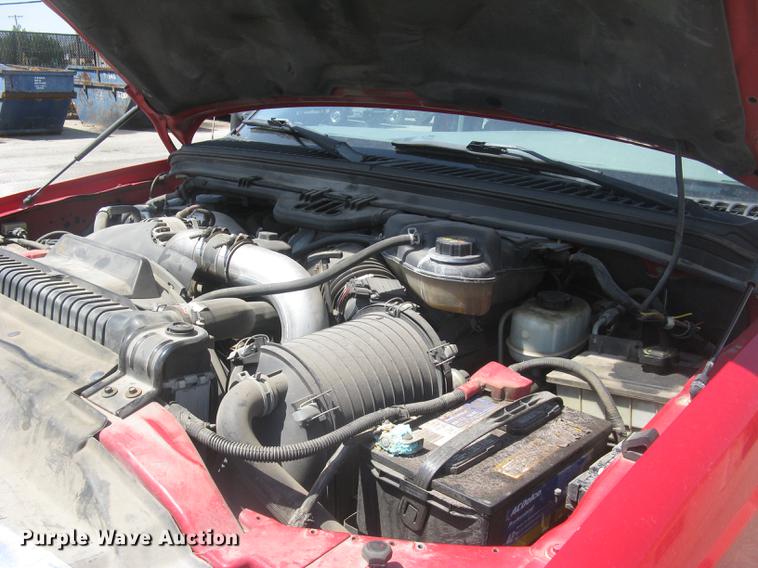 image for item BL9049 2004 Ford F250 Super Duty XLT Crew Cab pickup truck