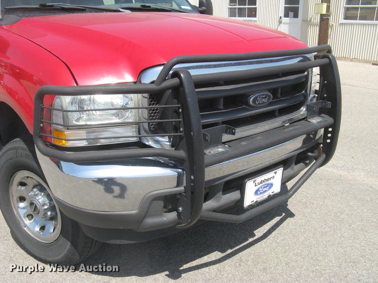 image for item BL9049 2004 Ford F250 Super Duty XLT Crew Cab pickup truck