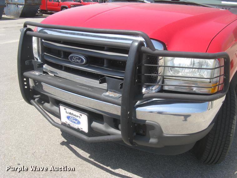 image for item BL9049 2004 Ford F250 Super Duty XLT Crew Cab pickup truck