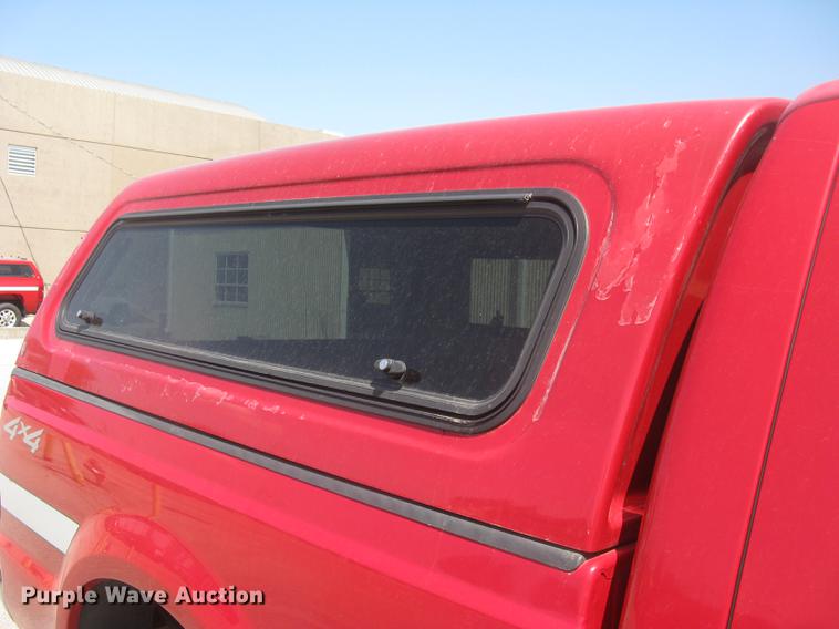 image for item BL9049 2004 Ford F250 Super Duty XLT Crew Cab pickup truck