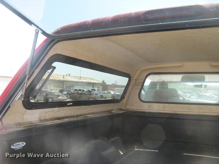 image for item BL9049 2004 Ford F250 Super Duty XLT Crew Cab pickup truck