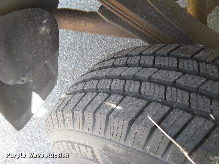 image for item BL9049 2004 Ford F250 Super Duty XLT Crew Cab pickup truck