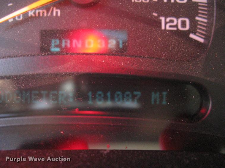 image for item BL9050 2004 Chevrolet Silverado 2500HD Crew Cab pickup truck