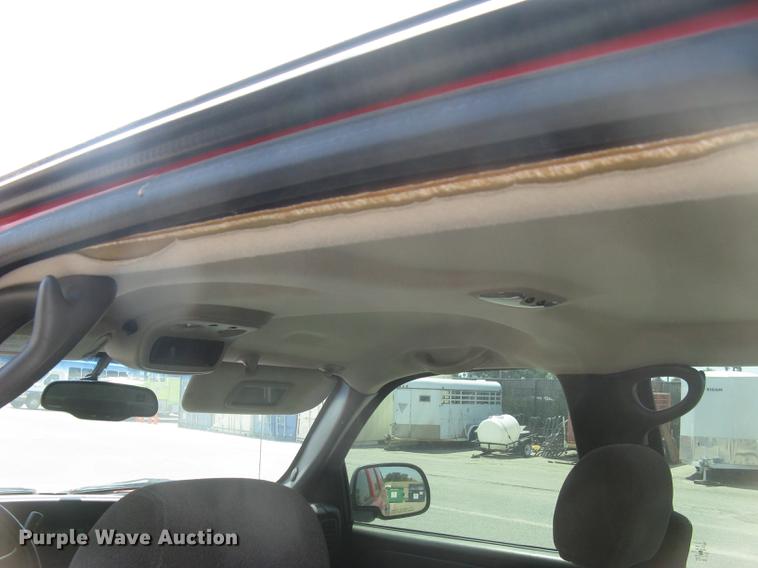 image for item BL9050 2004 Chevrolet Silverado 2500HD Crew Cab pickup truck