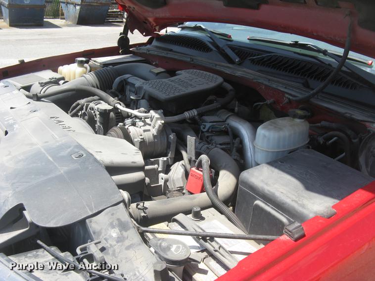 image for item BL9050 2004 Chevrolet Silverado 2500HD Crew Cab pickup truck