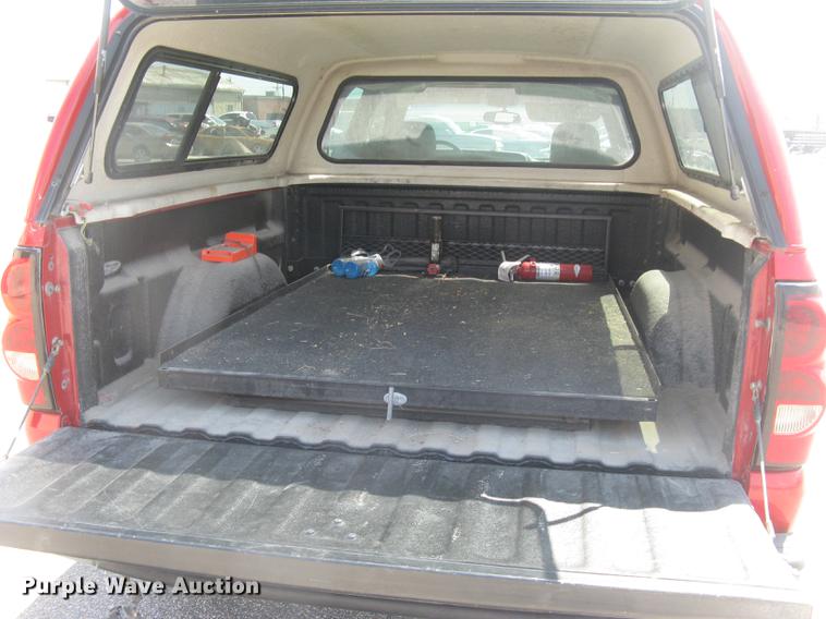 image for item BL9050 2004 Chevrolet Silverado 2500HD Crew Cab pickup truck