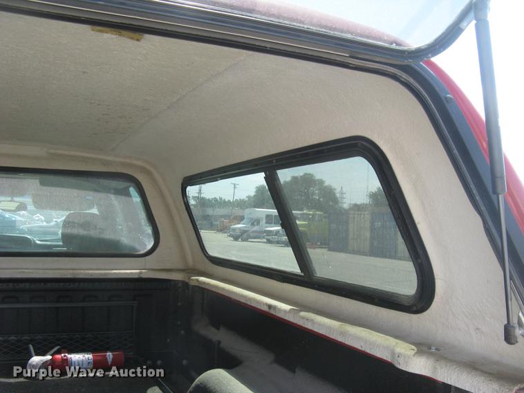 image for item BL9050 2004 Chevrolet Silverado 2500HD Crew Cab pickup truck