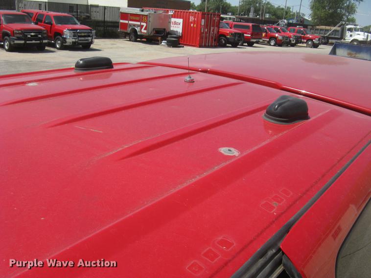 image for item BL9050 2004 Chevrolet Silverado 2500HD Crew Cab pickup truck