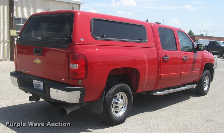 image for item BL9051 2007 Chevrolet Silverado 2500HD Crew Cab pickup truck