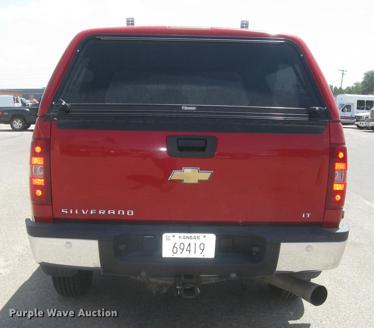image for item BL9051 2007 Chevrolet Silverado 2500HD Crew Cab pickup truck