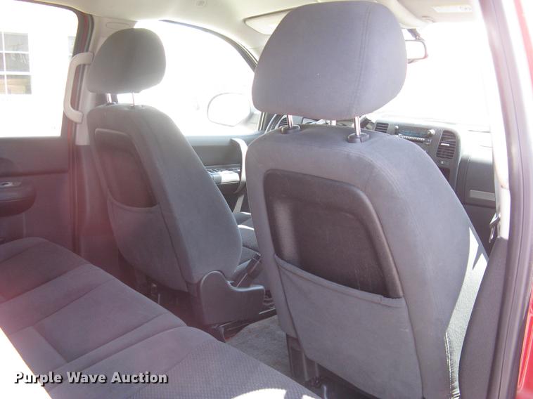 image for item BL9051 2007 Chevrolet Silverado 2500HD Crew Cab pickup truck