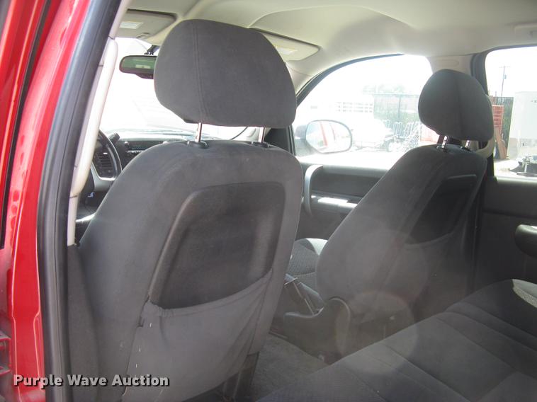 image for item BL9051 2007 Chevrolet Silverado 2500HD Crew Cab pickup truck