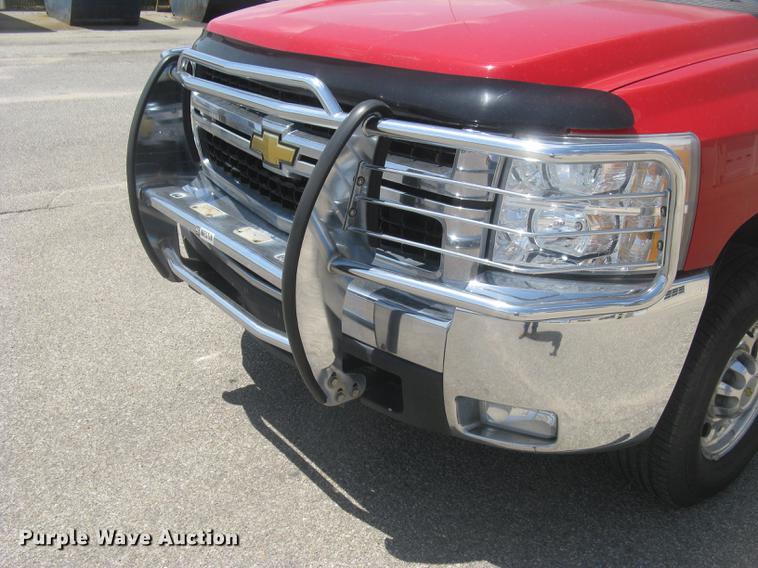 image for item BL9051 2007 Chevrolet Silverado 2500HD Crew Cab pickup truck