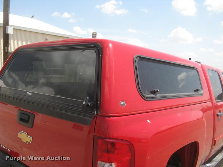 image for item BL9051 2007 Chevrolet Silverado 2500HD Crew Cab pickup truck