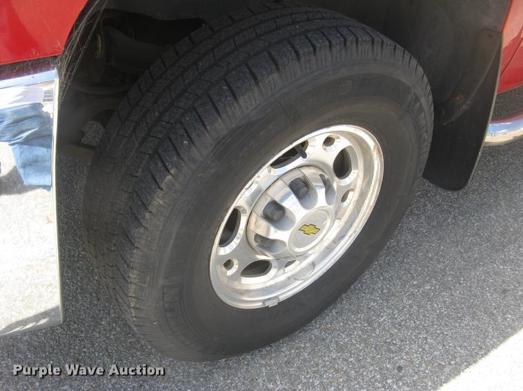 image for item BL9051 2007 Chevrolet Silverado 2500HD Crew Cab pickup truck