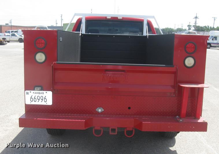 image for item BL9052 2006 Chevrolet Silverado 2500HD Ext. Cab utility bed pickup truck