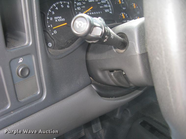 image for item BL9052 2006 Chevrolet Silverado 2500HD Ext. Cab utility bed pickup truck